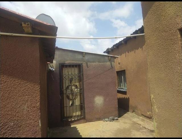 2 BEDROOM HOUSE FOR SALE IN NALEDI